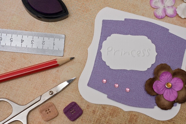 Zestaw do haftu w pudełku